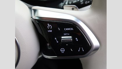 F-Pace 19