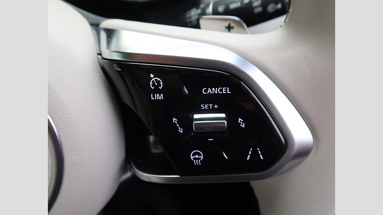 2024 認定中古車 Jaguar F-Pace カルパチアングレイ D204 AWD（オートマチック）MHEV R-DYNAMIC SE