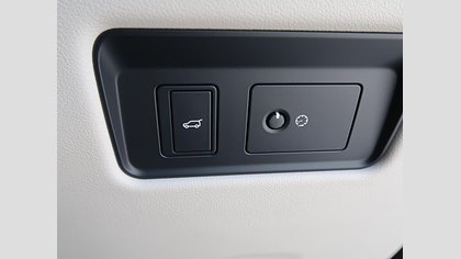F-Pace 20