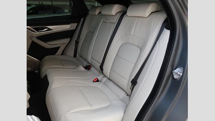 F-Pace 14