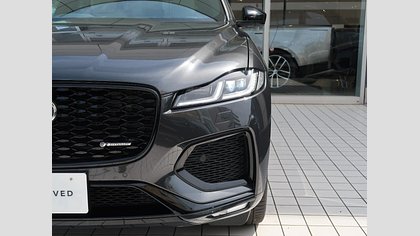 F-Pace 26