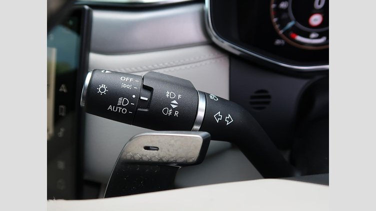 2024 認定中古車 Jaguar F-Pace カルパチアングレイ D204 AWD（オートマチック）MHEV R-DYNAMIC SE