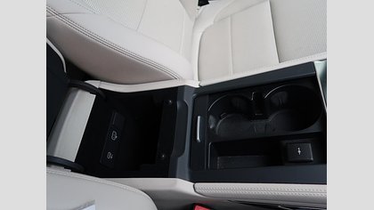 F-Pace 31