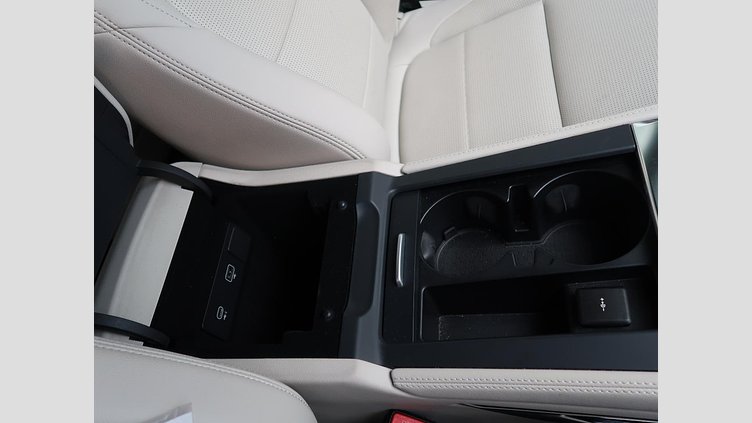2024 認定中古車 Jaguar F-Pace カルパチアングレイ D204 AWD（オートマチック）MHEV R-DYNAMIC SE