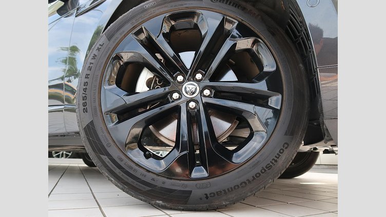 2024 認定中古車 Jaguar F-Pace カルパチアングレイ D204 AWD（オートマチック）MHEV R-DYNAMIC SE