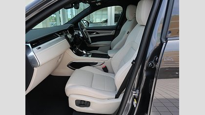 F-Pace 11