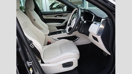F-Pace 18