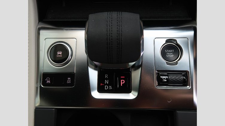 2024 認定中古車 Jaguar F-Pace カルパチアングレイ D204 AWD（オートマチック）MHEV R-DYNAMIC SE