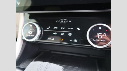F-Pace 47