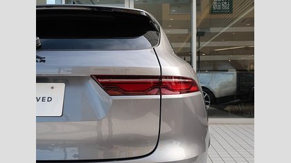 F-Pace 39