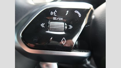 F-Pace 51
