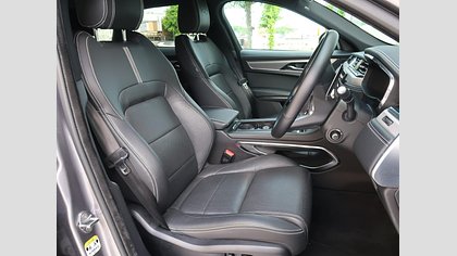 F-Pace 20
