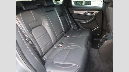 F-Pace 18