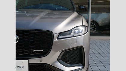 F-Pace 46