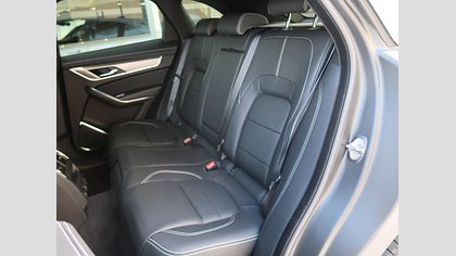 F-Pace 17