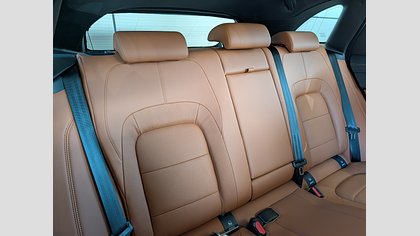 F-Pace 9