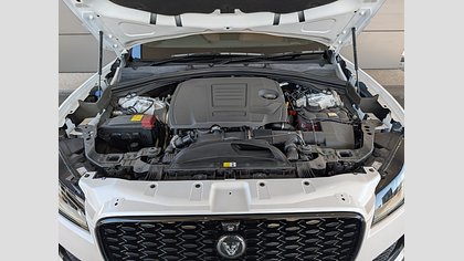 F-Pace 22