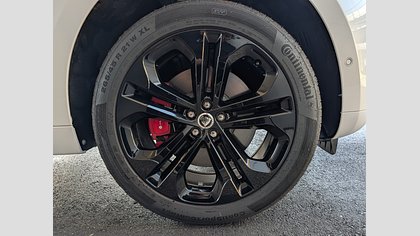 F-Pace 25