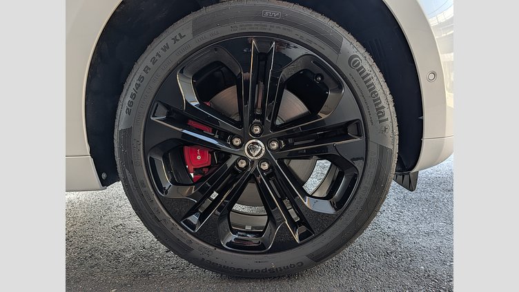 2024 認定中古車 Jaguar F-Pace オストゥーニパールホワイト P400e ガソリン プラグインハイブリッド R-DYNAMIC SE