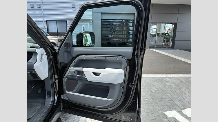 2024 認定中古車 Land Rover Defender 110 サントリーニブラック D350 ディーゼルマイルドハイブリッド S
