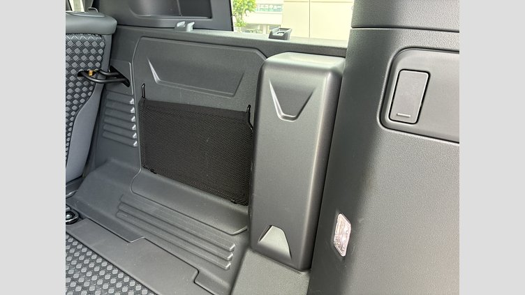 2024 認定中古車 Land Rover Defender 110 サントリーニブラック D350 ディーゼルマイルドハイブリッド S