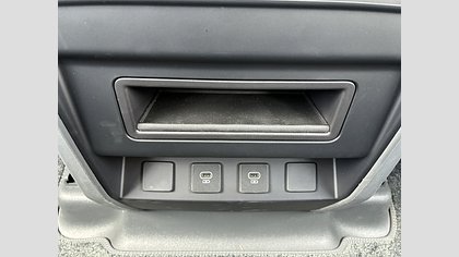 Defender 110 19