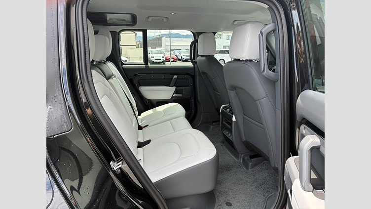 2024 認定中古車 Land Rover Defender 110 サントリーニブラック D350 ディーゼルマイルドハイブリッド S