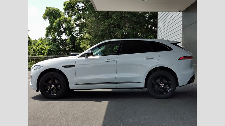 2018 認定中古車 Jaguar F-Pace Yulong White 2.0 litre i4D Diesel Rスポーツ
