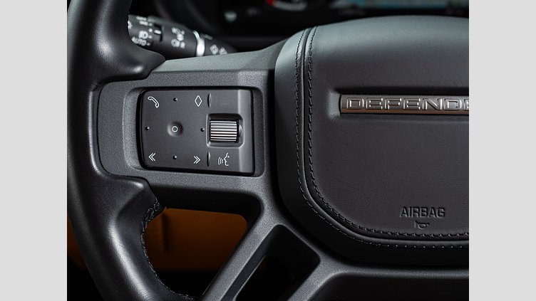 2023 認定中古車 Land Rover Defender 110 カルパチアングレイ D300 AWD（AT） X-DYNAMIC HSE D300 エアサスペンション　5人乗り