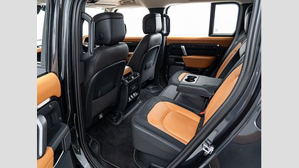 Defender 110 4