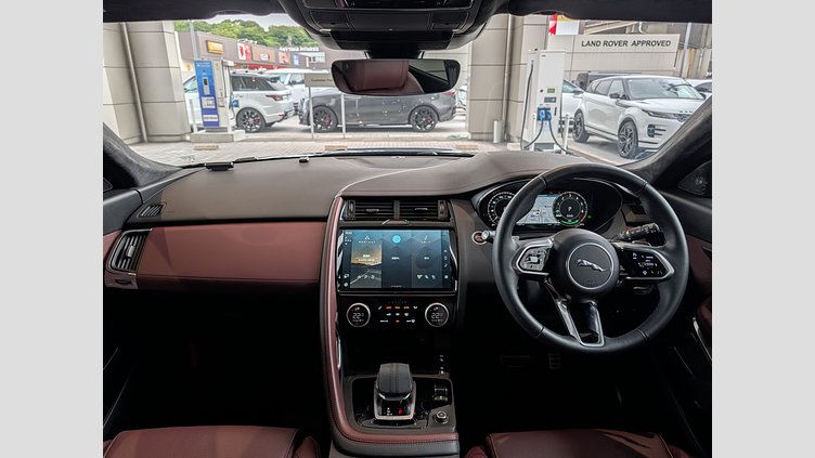 2024 認定中古車 Jaguar E-Pace サントリーニブラック P300eプラグインハイブリッド（ガソリン） R-DYNAMIC HSE