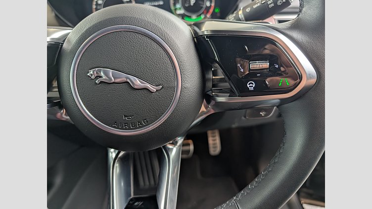 2024 認定中古車 Jaguar E-Pace サントリーニブラック P300eプラグインハイブリッド（ガソリン） R-DYNAMIC HSE