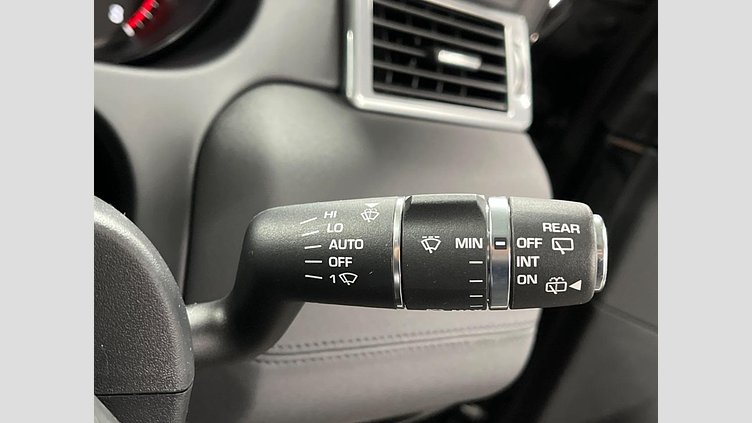 2017 認定中古車 Land Rover Discovery Sport Santorini Black 2.0 litre Si4 Petrol SE