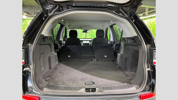 2017 認定中古車 Land Rover Discovery Sport Santorini Black 2.0 litre Si4 Petrol SE