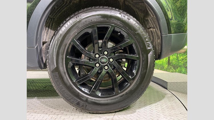 2017 認定中古車 Land Rover Discovery Sport Santorini Black 2.0 litre Si4 Petrol SE