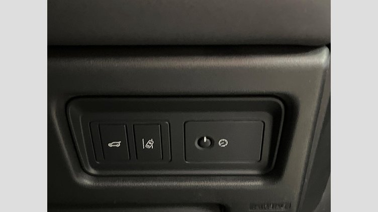 2017 認定中古車 Land Rover Discovery Sport Santorini Black 2.0 litre Si4 Petrol SE