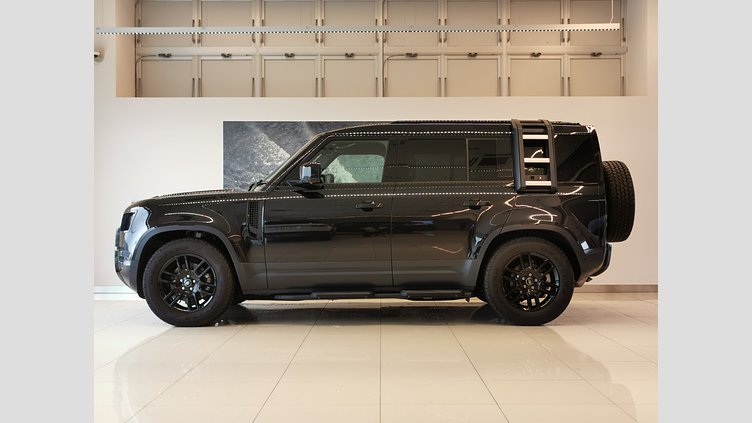 2023 認定中古車 Land Rover Defender 110 サントリーニブラック P300 AWD（AT） S