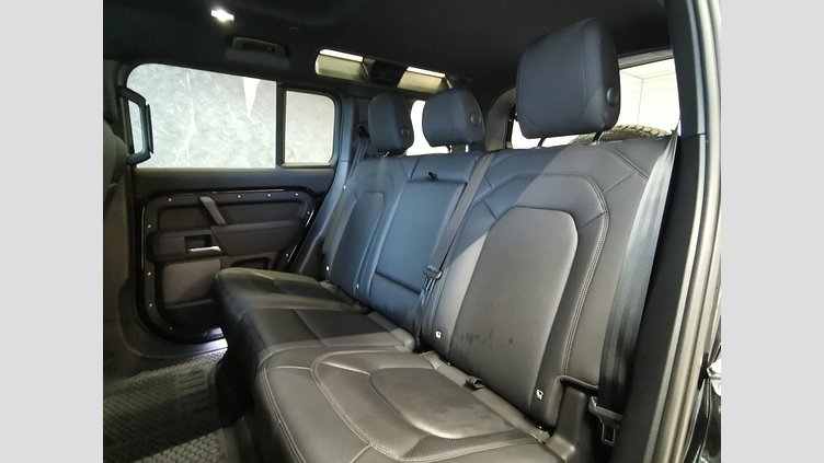 2023 認定中古車 Land Rover Defender 110 サントリーニブラック P300 AWD（AT） S