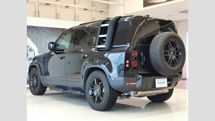 2023 認定中古車 Land Rover Defender 110 サントリーニブラック P300 AWD（AT） S