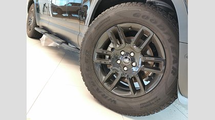 Defender 110 9
