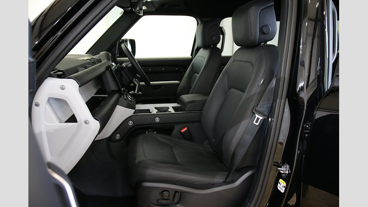 2025 認定中古車 Land Rover Defender 110 サントリーニブラック D350 ディーゼルマイルドハイブリッド X-Dynamic HSE
