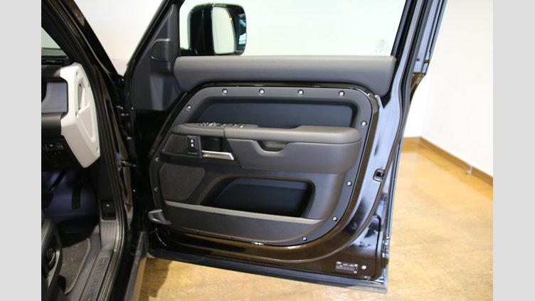 2025 認定中古車 Land Rover Defender 110 サントリーニブラック D350 ディーゼルマイルドハイブリッド X-Dynamic HSE