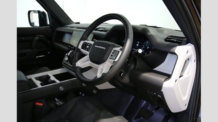 2025 認定中古車 Land Rover Defender 110 サントリーニブラック D350 ディーゼルマイルドハイブリッド X-Dynamic HSE