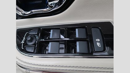 XJ 44