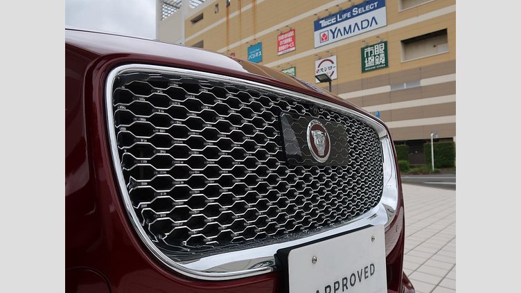 2017 認定中古車 Jaguar XJ Montalcino Red 5.0 LITRE V8
550PS SUPERCHARGED PETROL オートバイオグラフィー ＬＷＢ