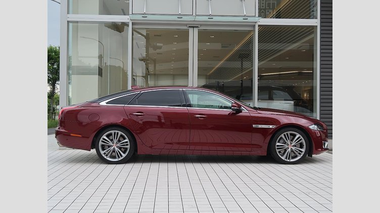 2017 認定中古車 Jaguar XJ Montalcino Red 5.0 LITRE V8
550PS SUPERCHARGED PETROL オートバイオグラフィー ＬＷＢ
