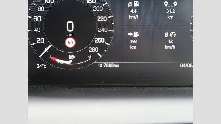 2024 認定中古車 Land Rover Discovery Sport ヴァレジネブルー P250（ガソリン） 標準ホイール DYNAMIC SE