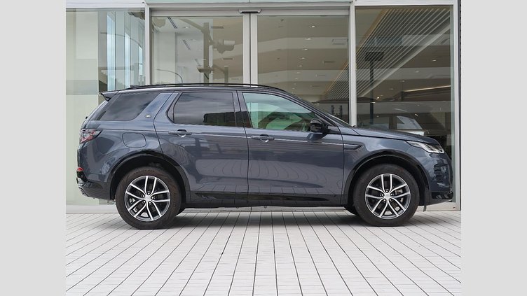 2024 認定中古車 Land Rover Discovery Sport ヴァレジネブルー P250（ガソリン） 標準ホイール DYNAMIC SE