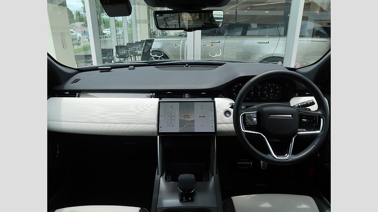 2024 認定中古車 Land Rover Discovery Sport ヴァレジネブルー P250（ガソリン） 標準ホイール DYNAMIC SE