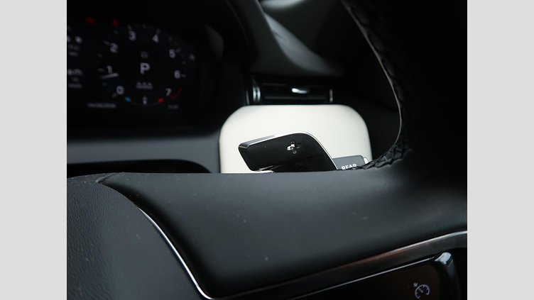 2024 認定中古車 Land Rover Discovery Sport ヴァレジネブルー P250（ガソリン） 標準ホイール DYNAMIC SE